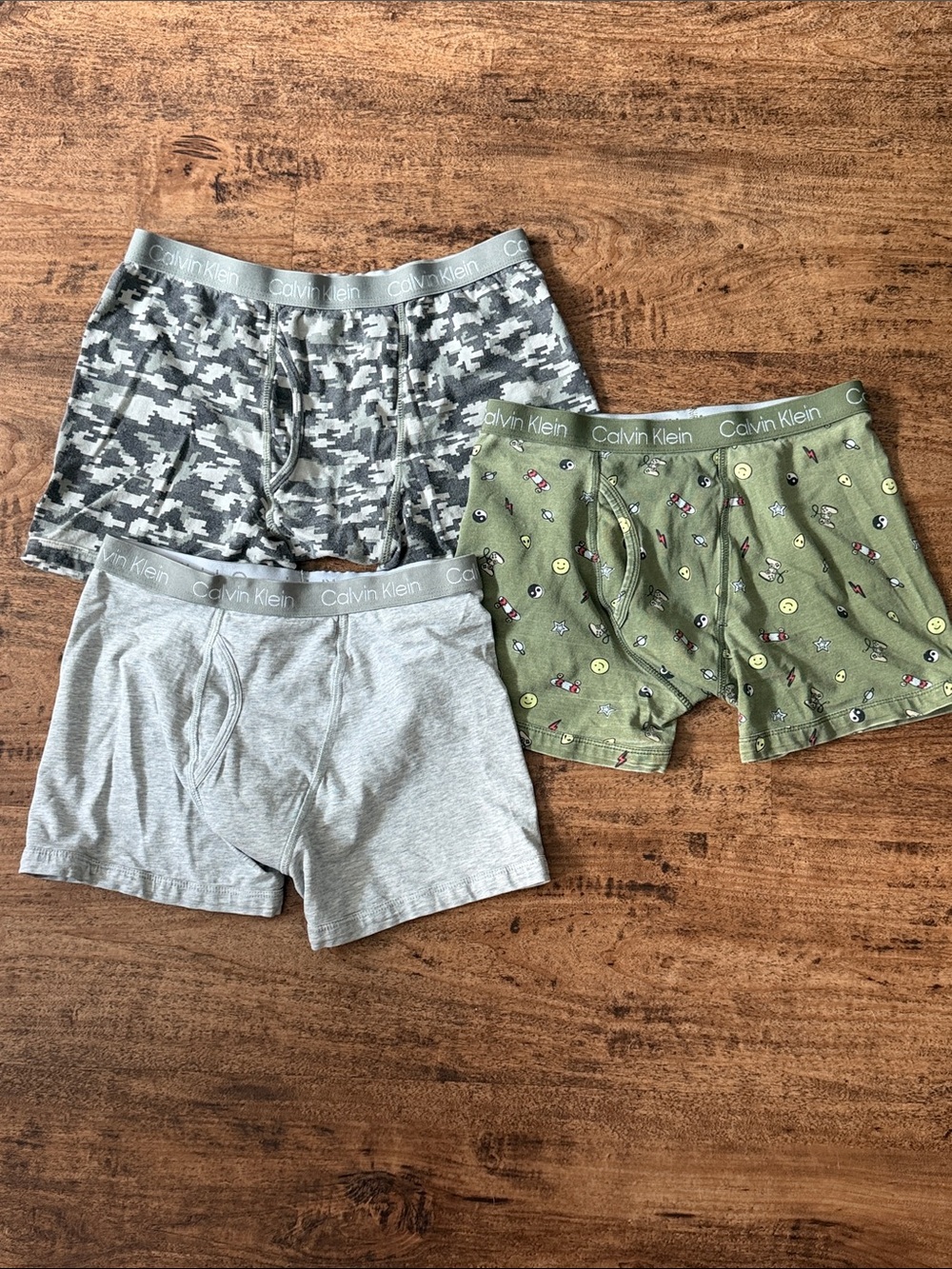 Calvin Klein Grey, Olive & Camo 3-Pack Boxer Briefs size large 12/14 boys